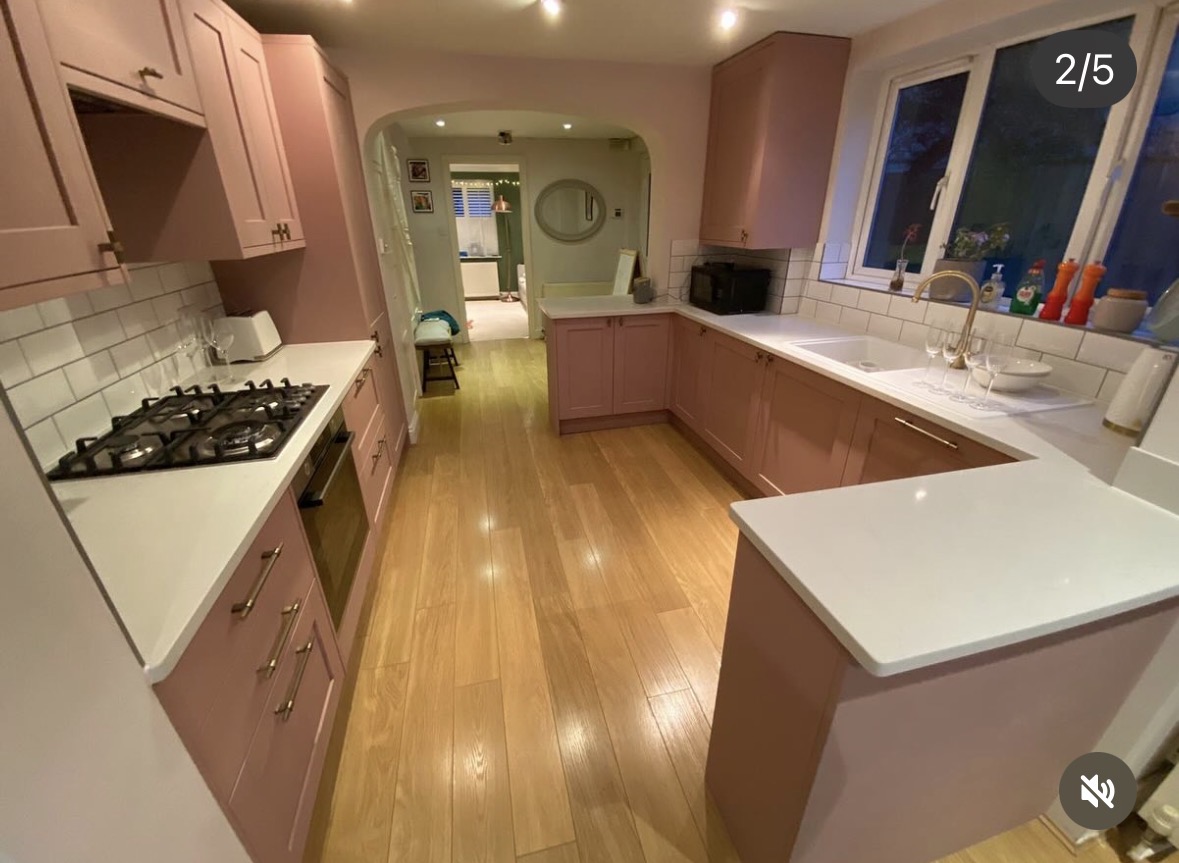 Kitchen worktop fitting